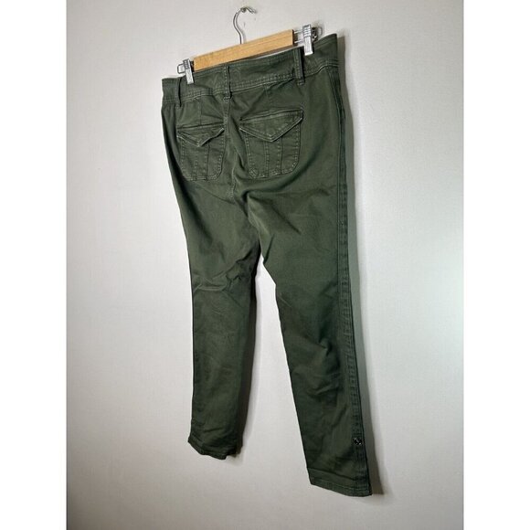 Torrid Plus Aviator Crop twill olive green Capri pants Pockets Size 10 - Picture 12 of 15